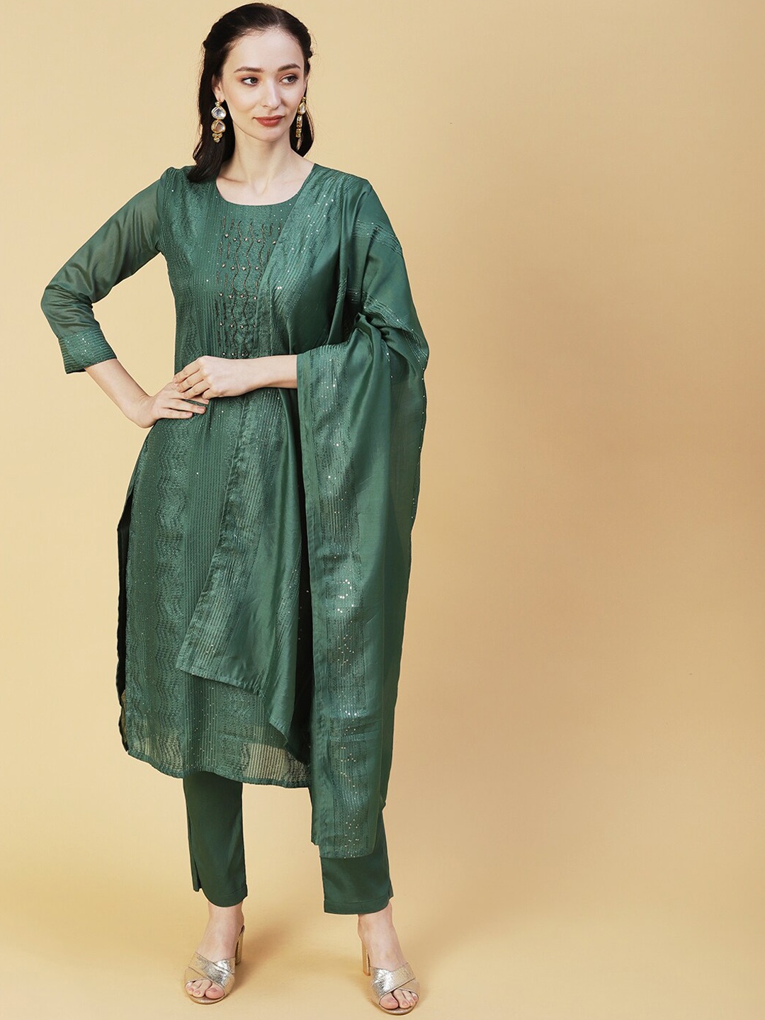 

FASHOR Ethnic Motifs Embroidered Sequinned Kurta With Trousers & Dupatta, Green