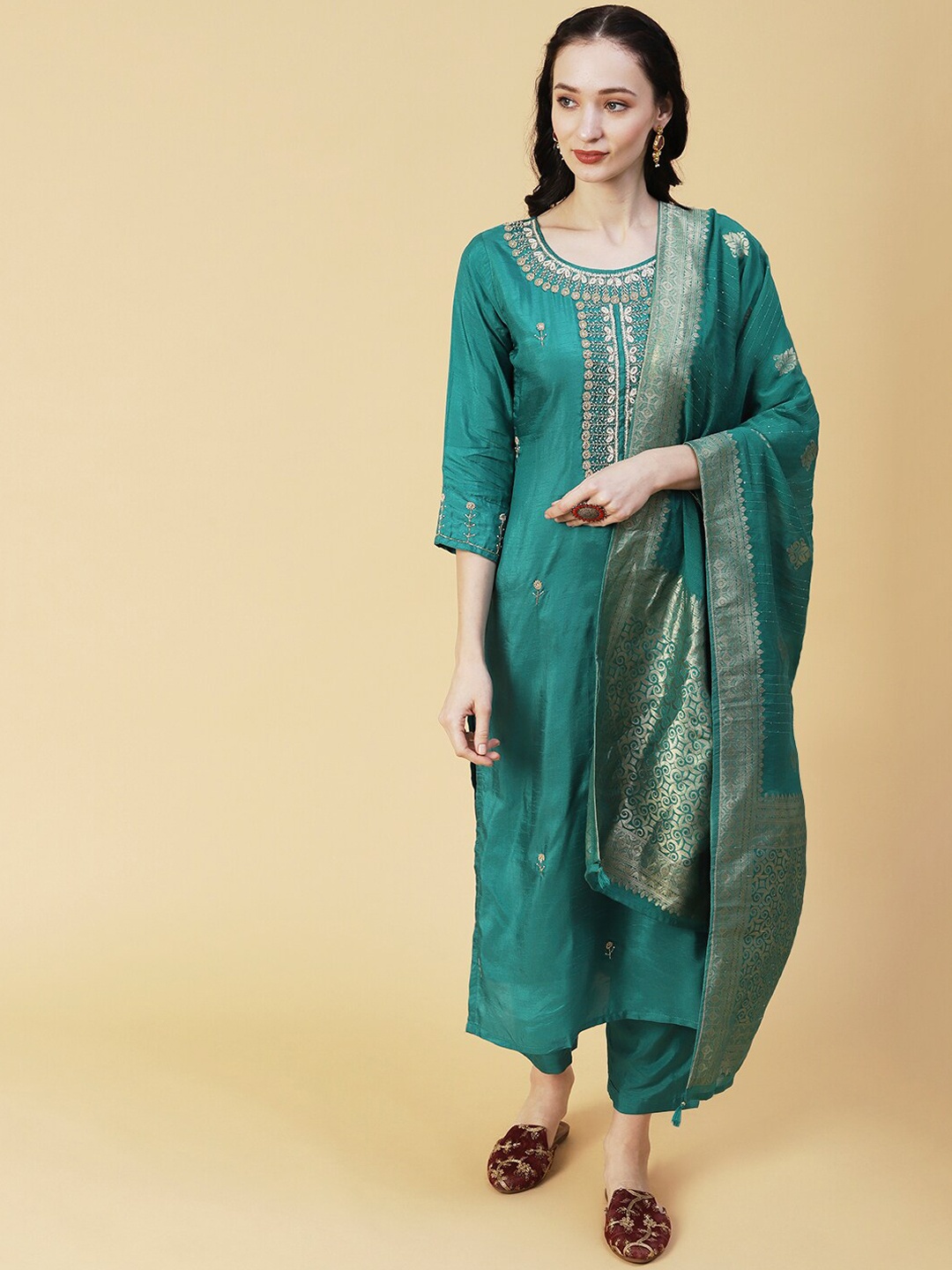 

FASHOR Ethnic Motifs Embroidered Zardozi Kurta With Trousers & Dupatta, Sea green