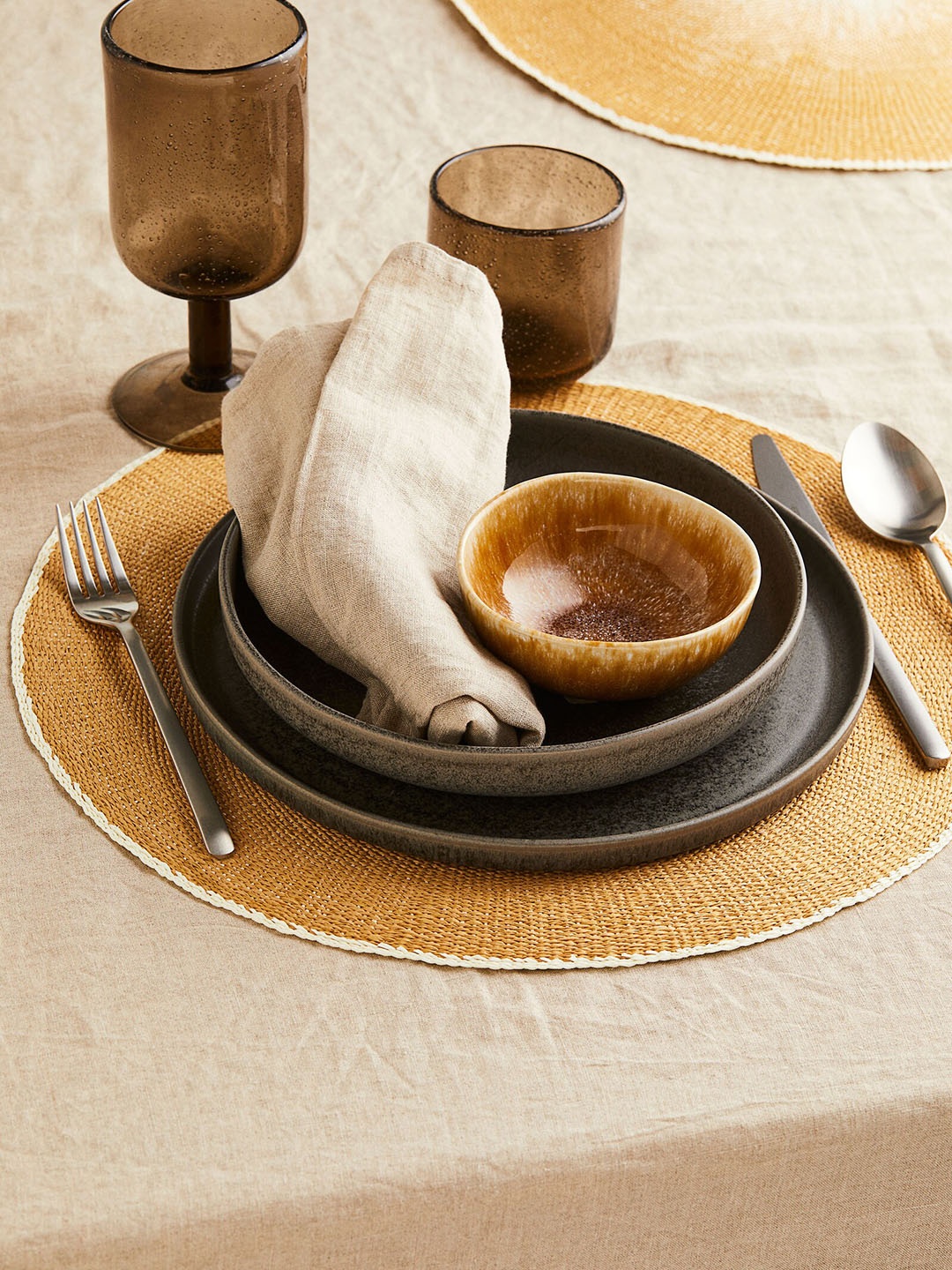 

H&M Beige & White 2-Pack Round Table Mats