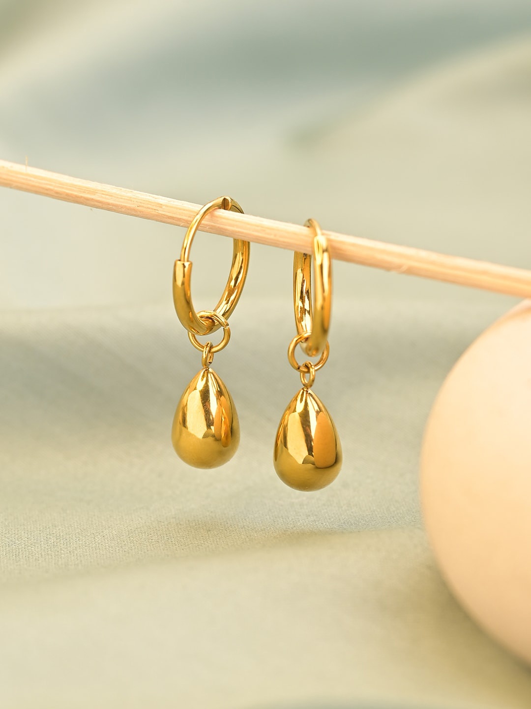 

PALMONAS Gold-Toned Contemporary Drop Earrings