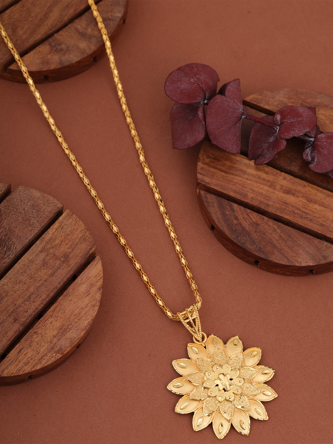 

Brado Jewellery Brass Gold-Plated Necklace