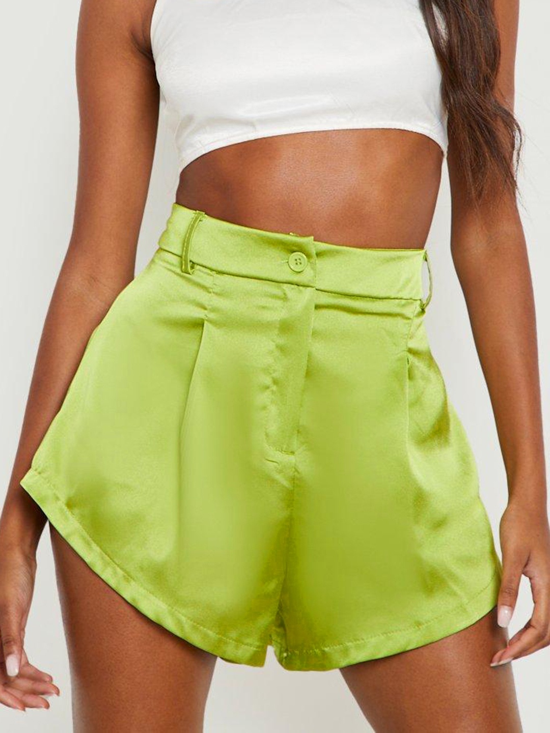 

Boohoo Women Satin Finish Tailored Short, Green