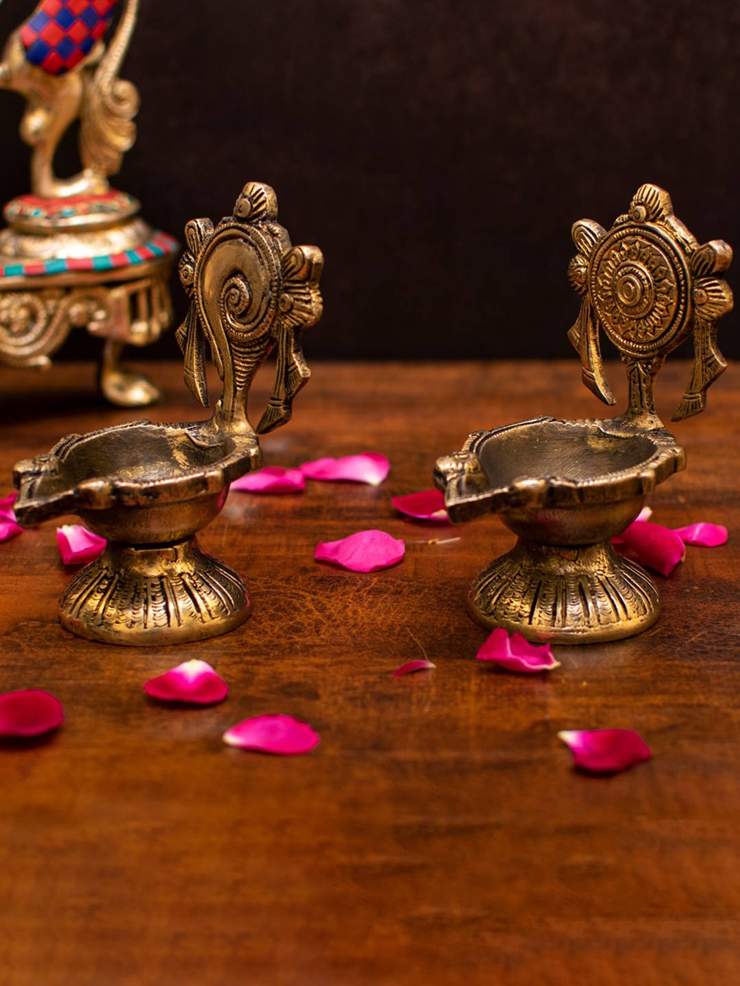 

StatueStudio Gold-Toned 2 Pieces Textured Brass Shankh Chakra Diyas