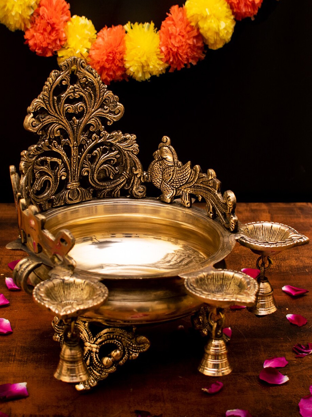 

StatueStudio urli Textured Brass Urli Bowl With Diya, Gold