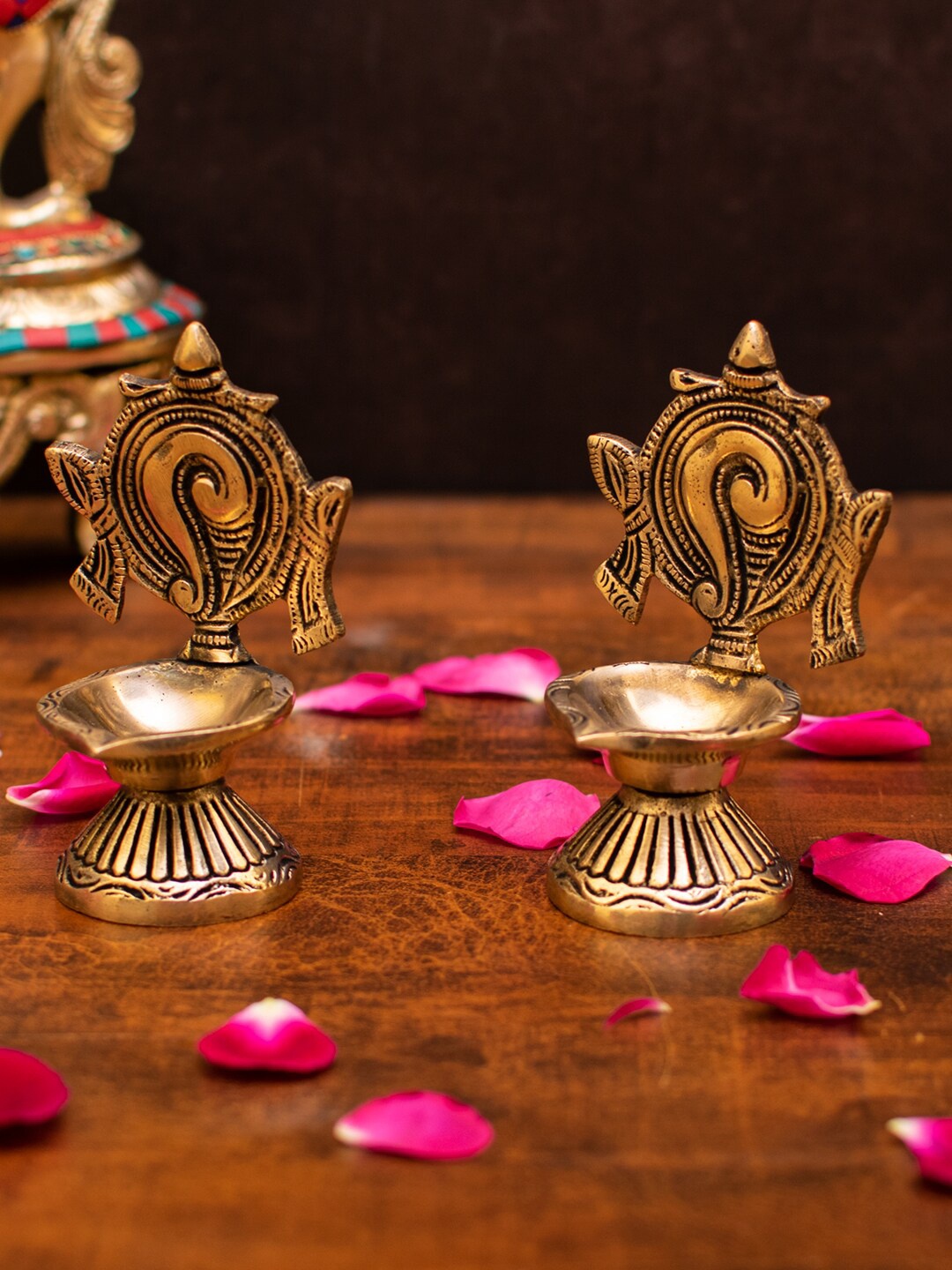 

StatueStudio Gold-Toned 2 Pieces Textured Brass Shankh Diyas