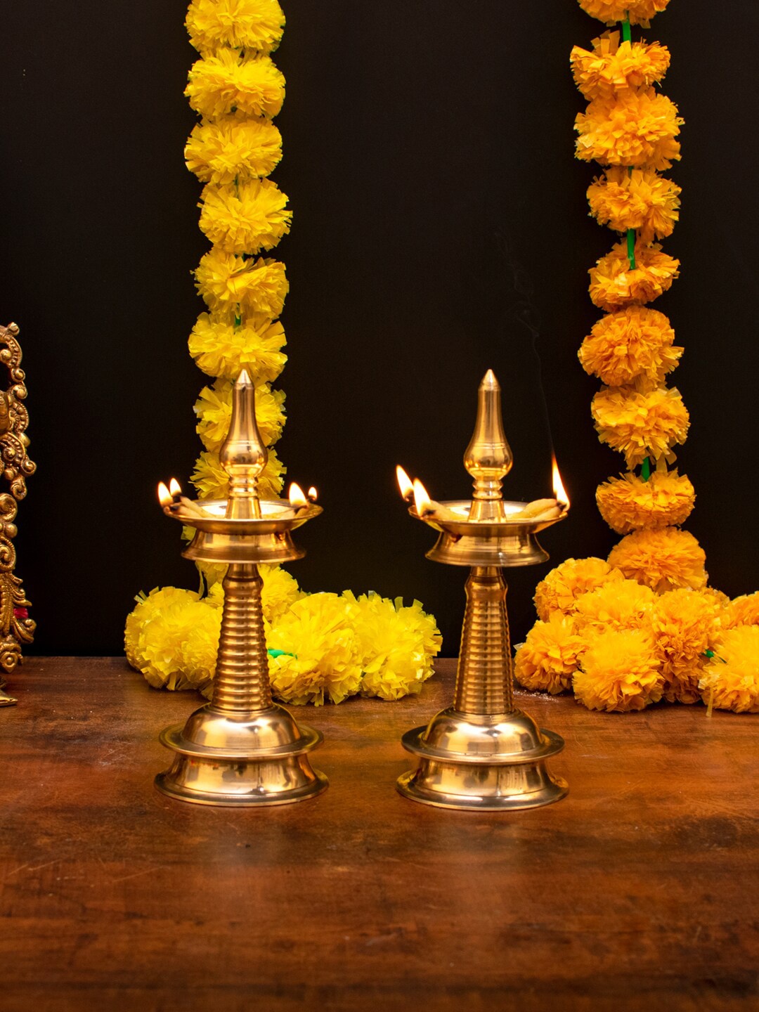 

StatueStudio Gold-Toned 2 Pieces Lamp Diya
