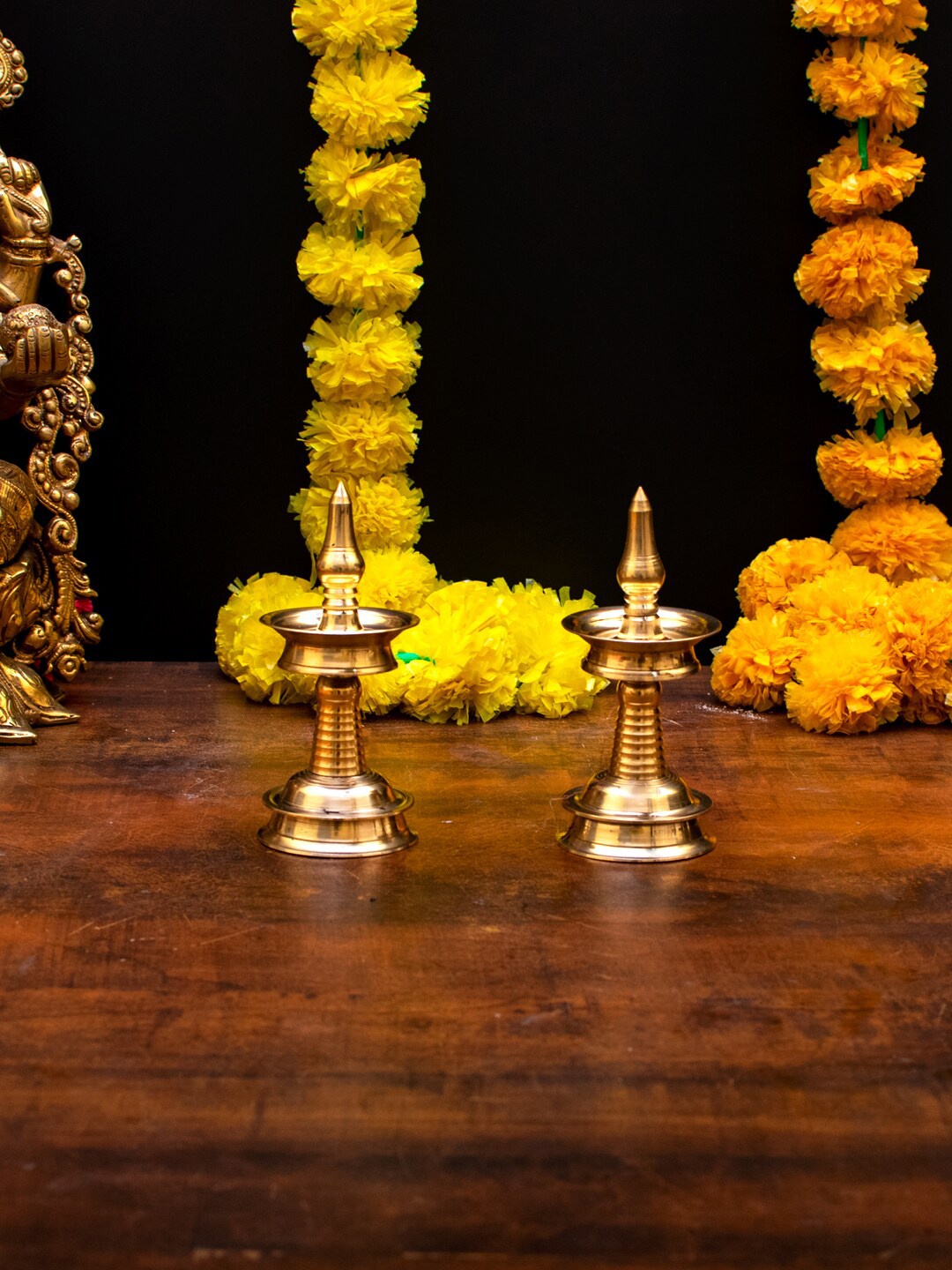 

StatueStudio Smay Diya Gold-Toned 2 Pieces Textured Oil Pooja Lamps