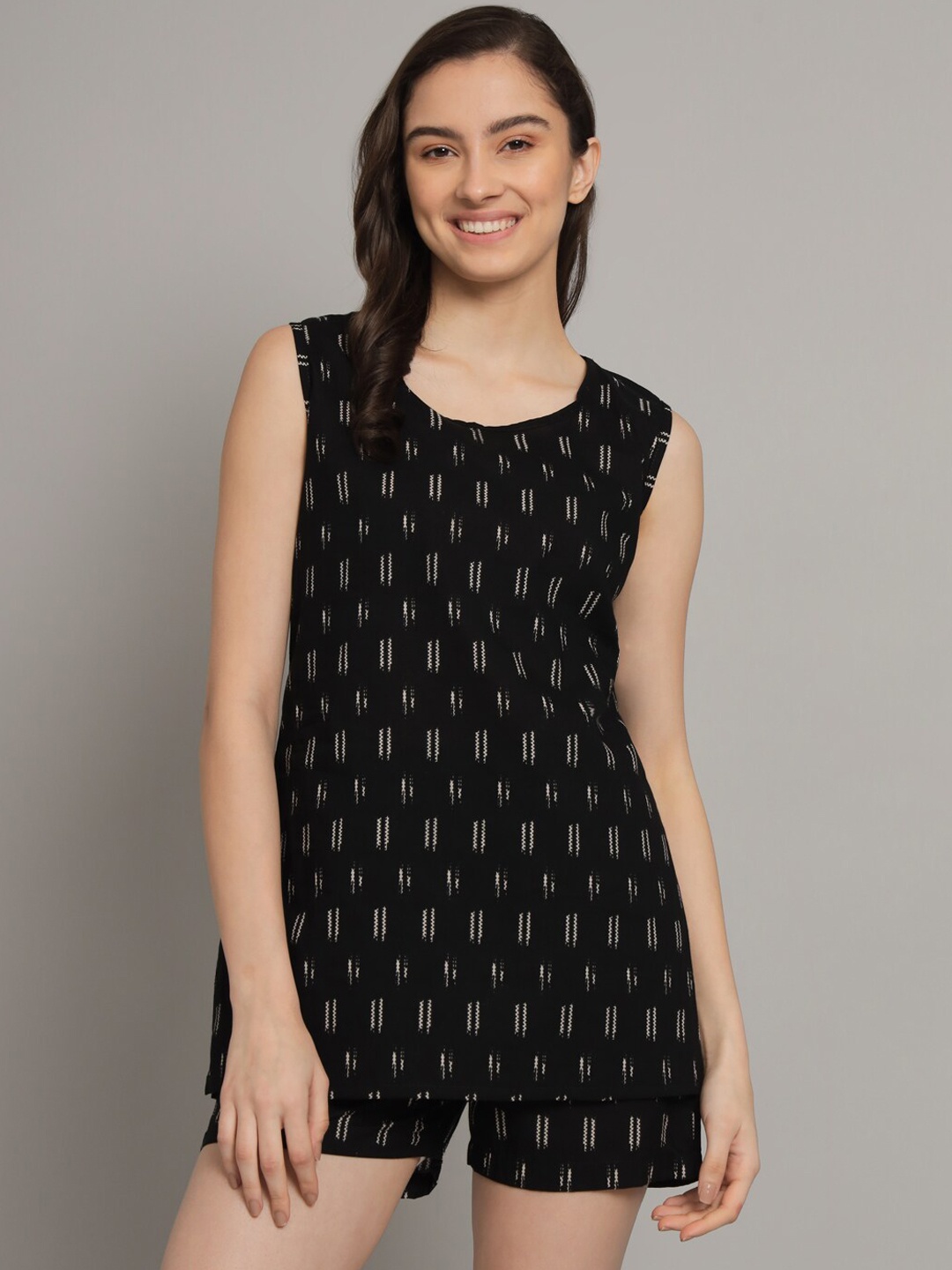 

Vastralay Geometric Printed Pure Cotton Night Suit, Black