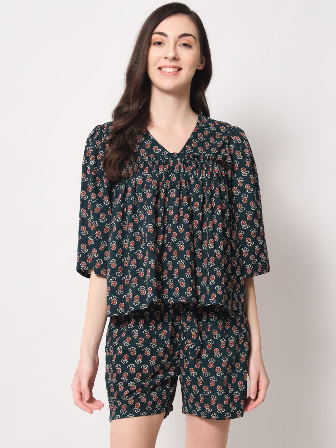 

Vastralay Floral Printed Pure Cotton Night Suit, Green