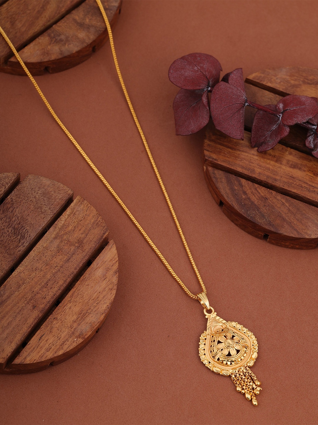 

Brado JewelleryBrass Gold-Plated Necklace