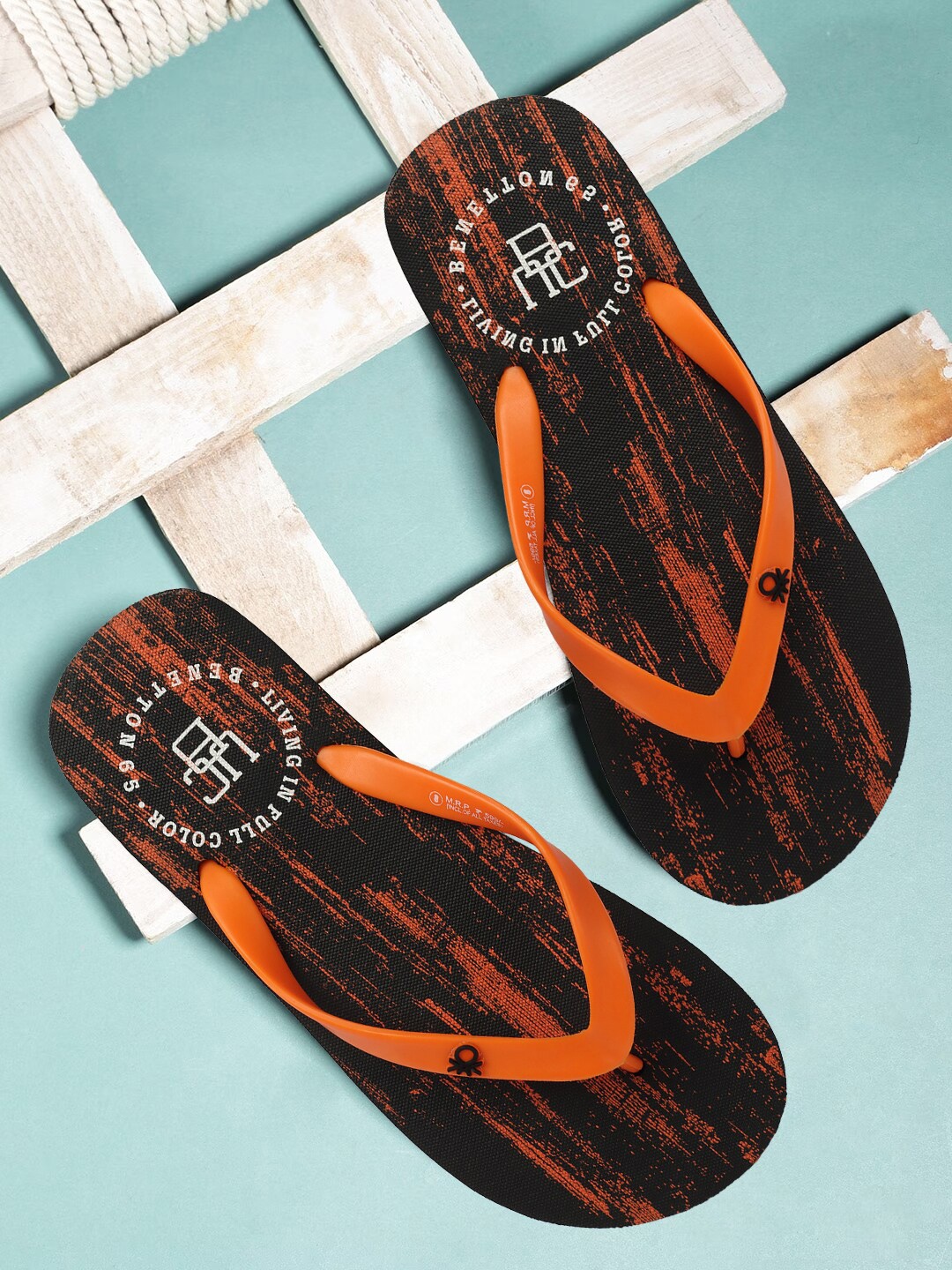 

United Colors of Benetton Men Printed Rubber Thong Flip-Flops, Black