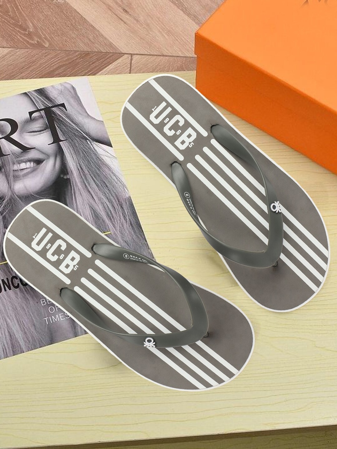 

United Colors of Benetton Men Striped Rubber Thong Flip-Flops, Grey