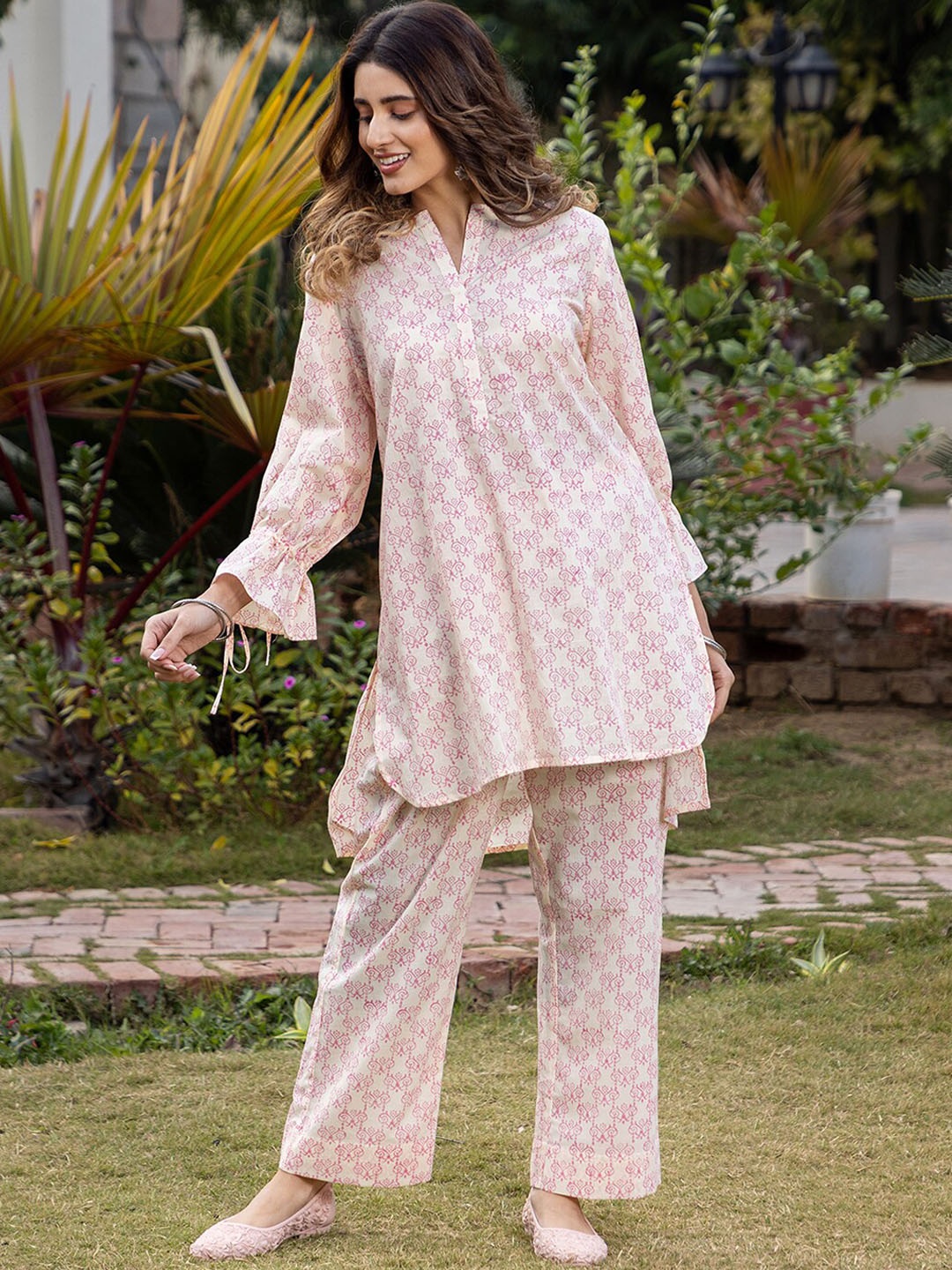 

Ambraee Ethnic Motifs Printed Top & Trousers, Pink