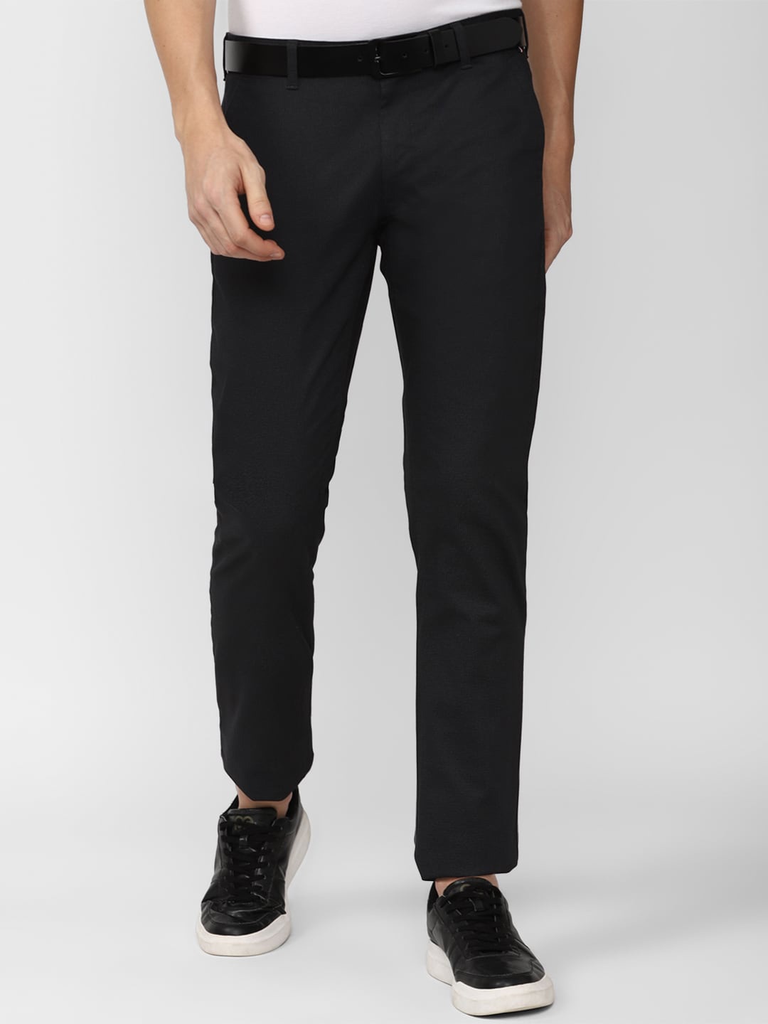 

Van Heusen Sport Men Slim Fit Trousers, Black