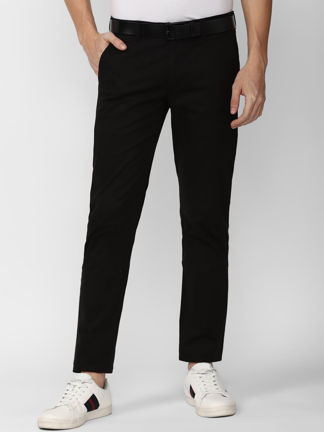 

Van Heusen Sport Men Slim Fit Trousers, Black