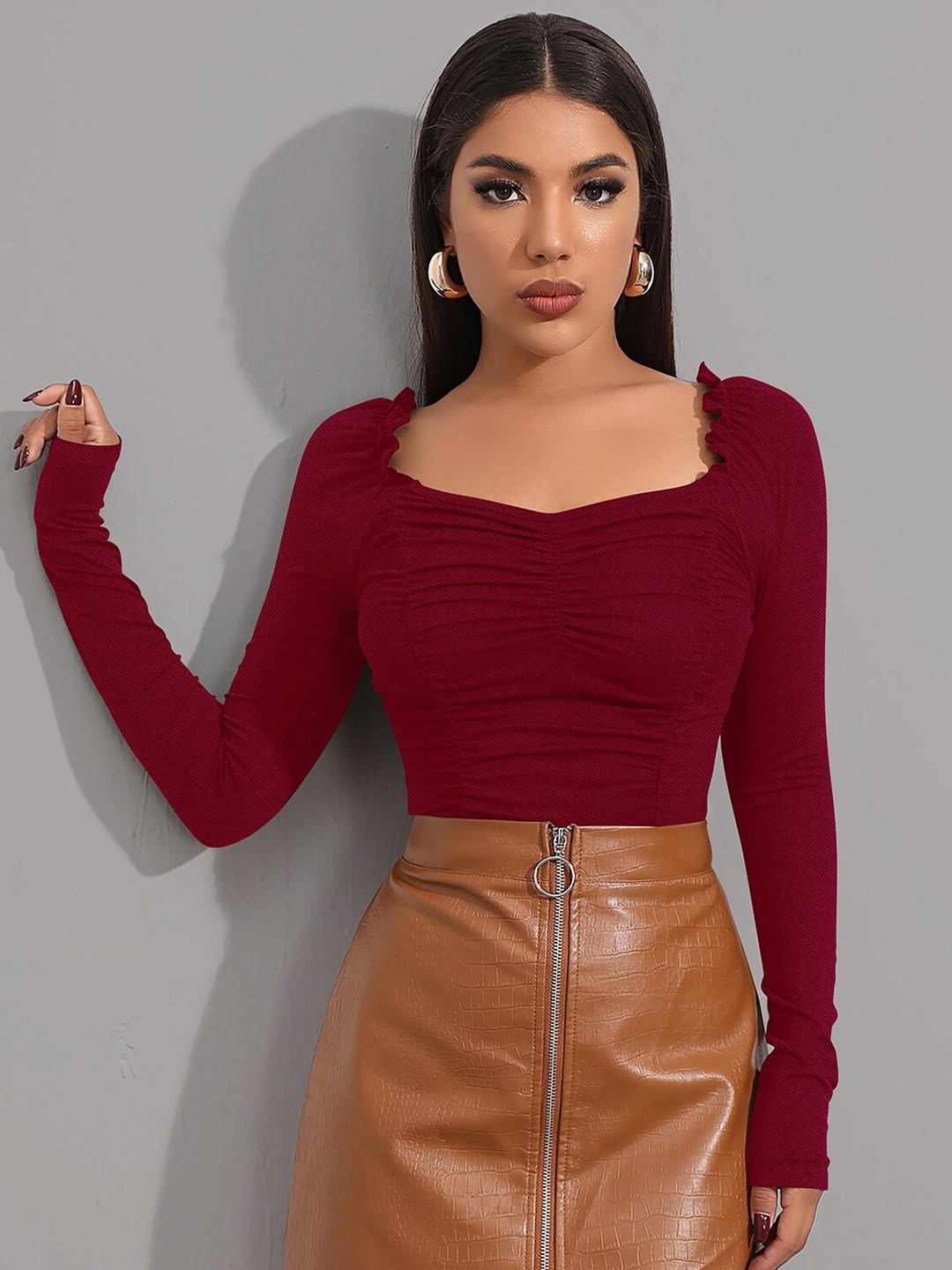 

LONDON BELLY Maroon Sweetheart Neck Puff Sleeve Crop Top