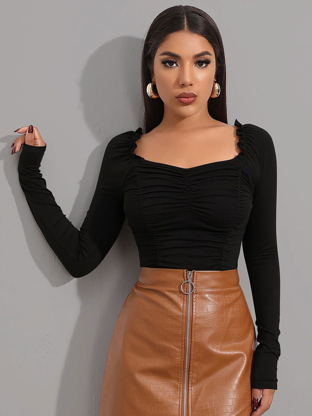 

LONDON BELLY Black Sweetheart Neck Casual Top