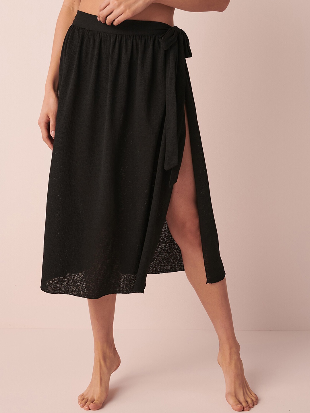 

La Vie en Rose Pareo Swim Bottom Skirt, Black