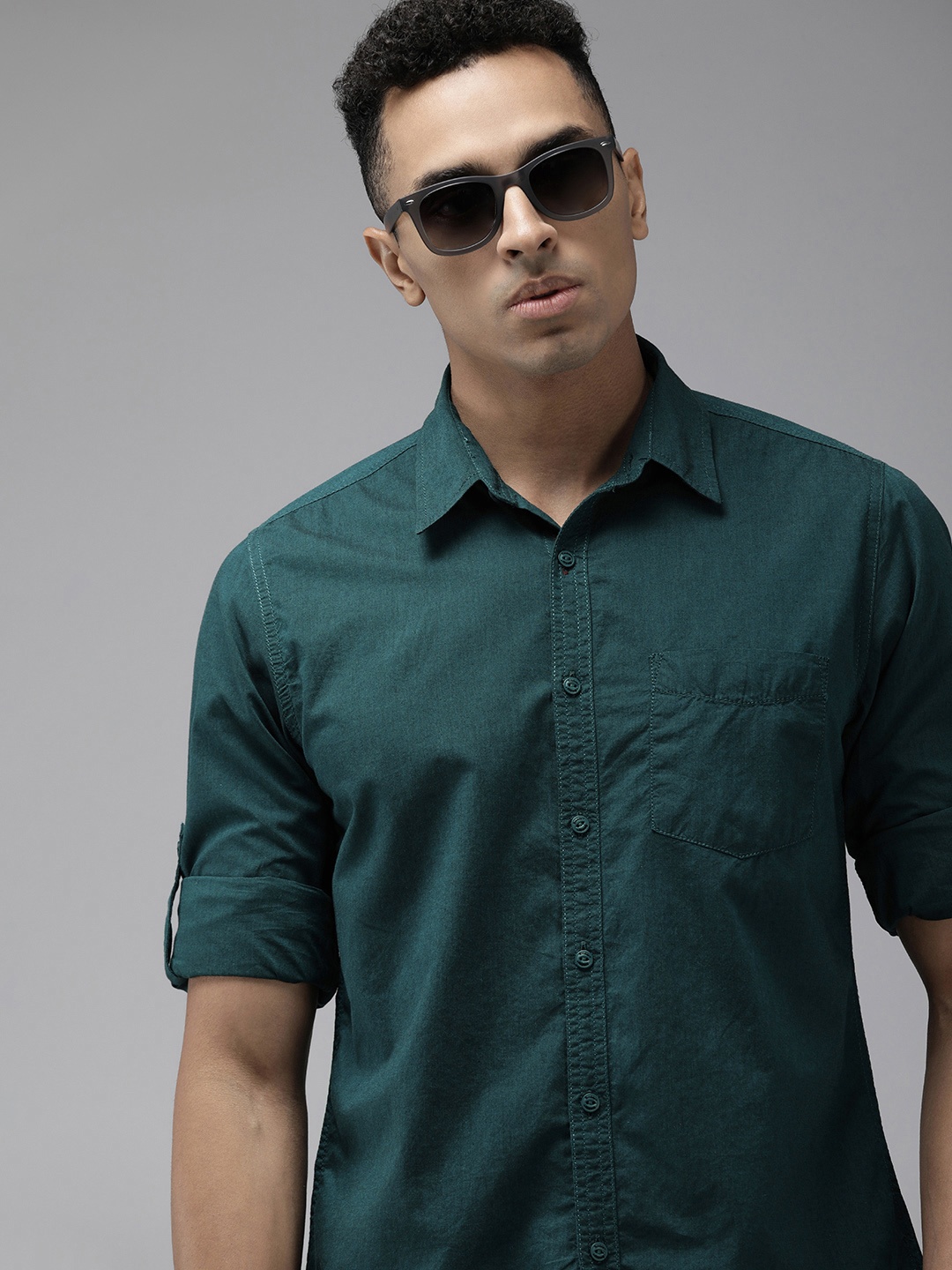 

The Roadster Lifestyle Co. Men Pure Cotton Solid Opaque Casual Shirt, Teal
