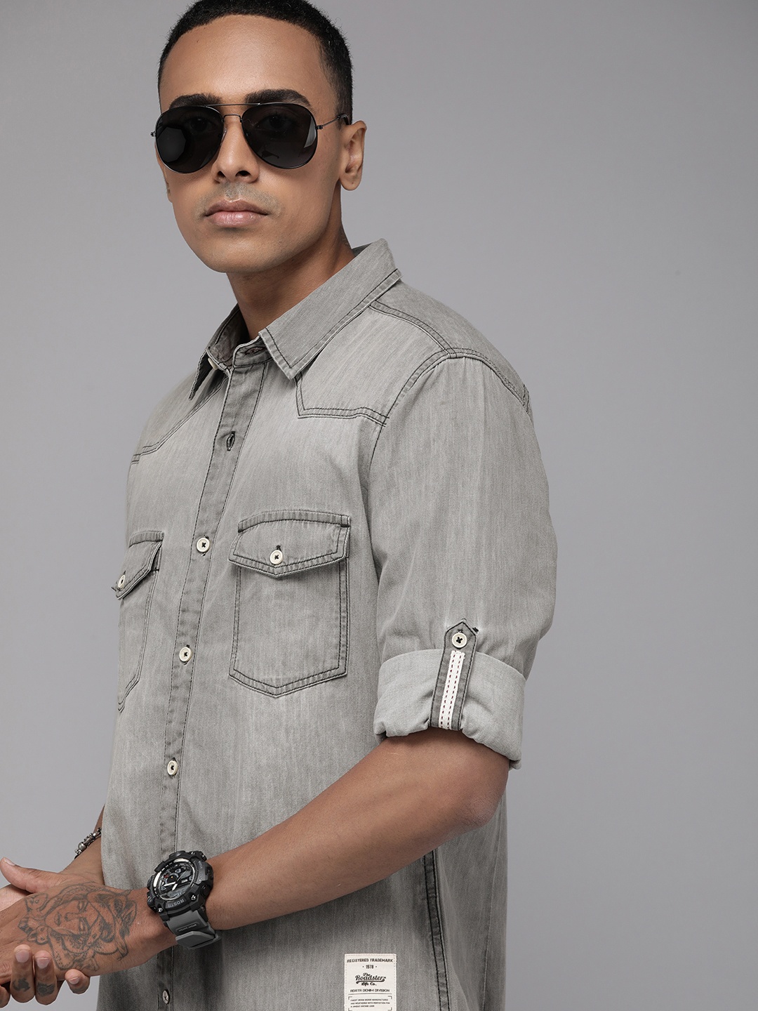 

The Roadster Life Co. Solid Pure Cotton Chambray Casual Shirt, Grey