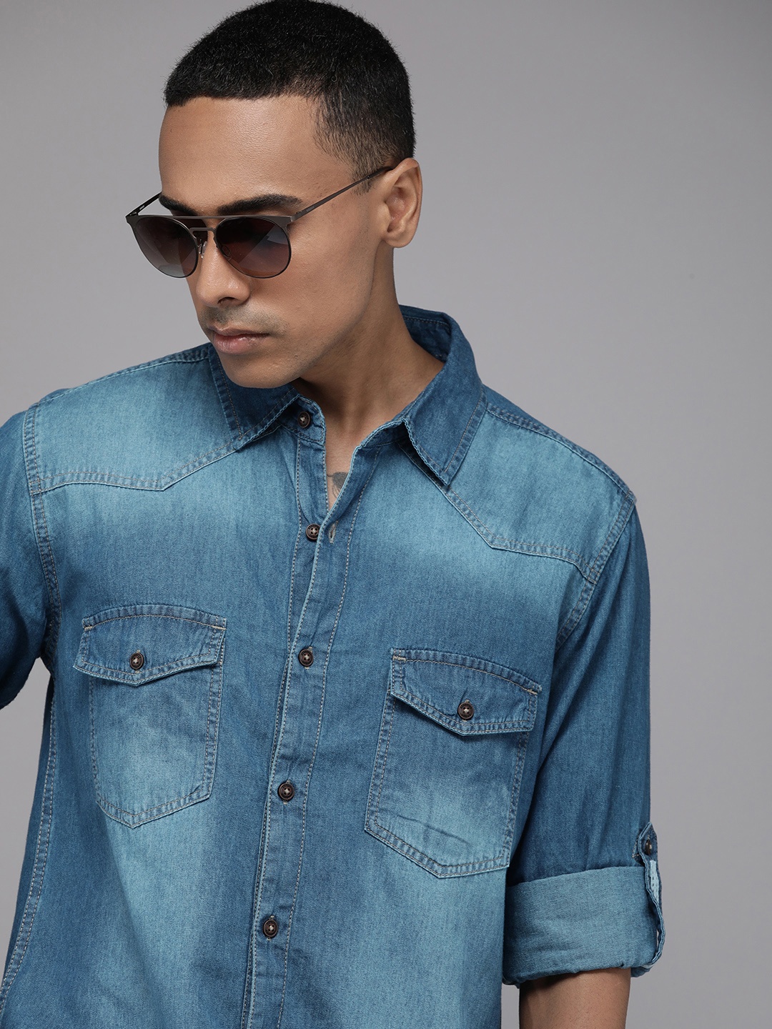 

The Roadster Life Co. Solid Pure Cotton Chambray Casual Shirt, Blue