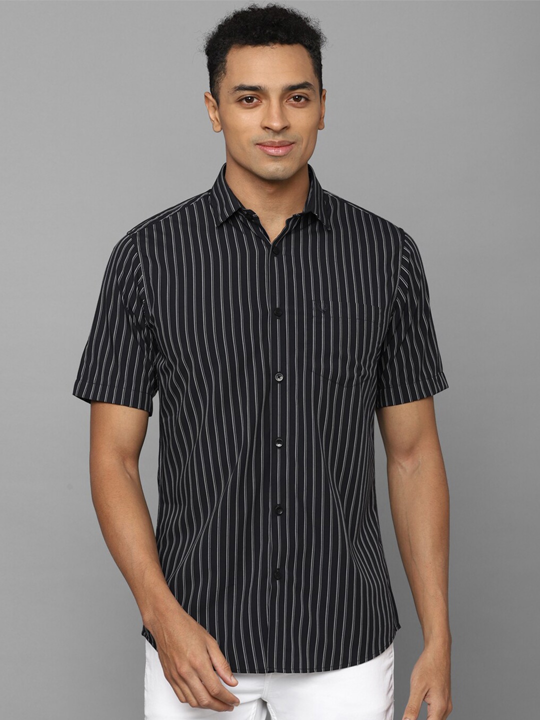 

Allen Solly Vertical Striped Spread Collar Short Sleeves Casual Shirt, Black