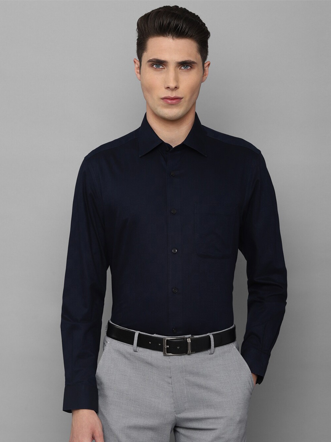 

Louis Philippe Slim Fit Pure Cotton Formal Shirt, Navy blue