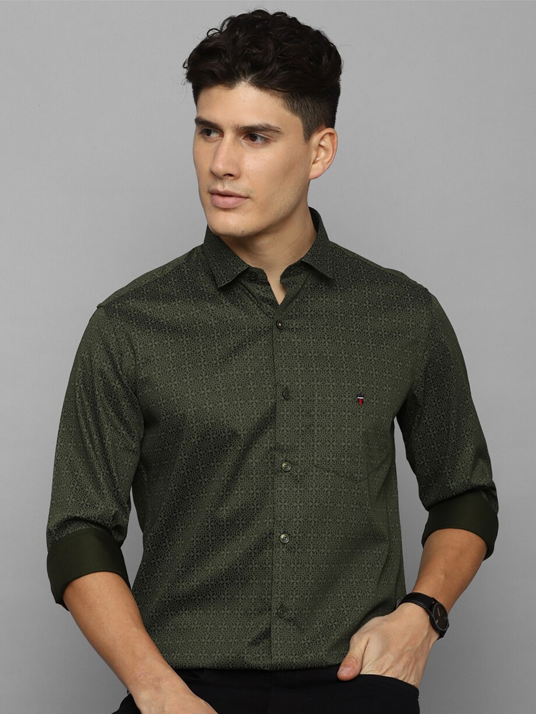 

Louis Philippe Sport Slim Fit Floral Printed Pure Cotton Casual Shirt, Green