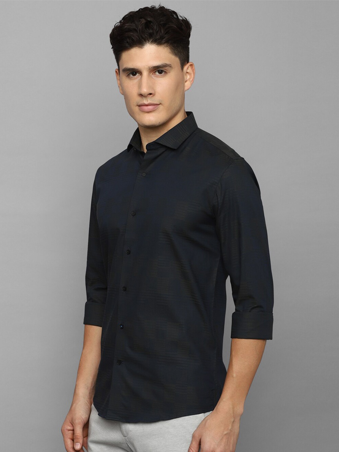 

Louis Philippe Sport Slim Fit Checked Casual Shirt, Navy blue