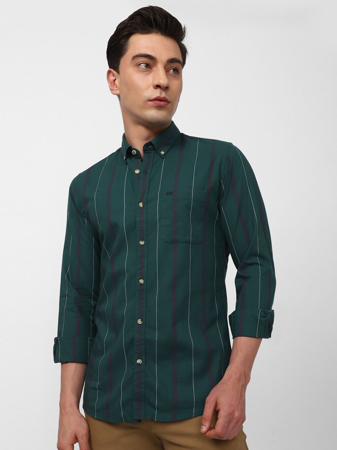 

Peter England Casuals Slim Fit Vertical Stripes Pure Cotton Casual Shirt, Green