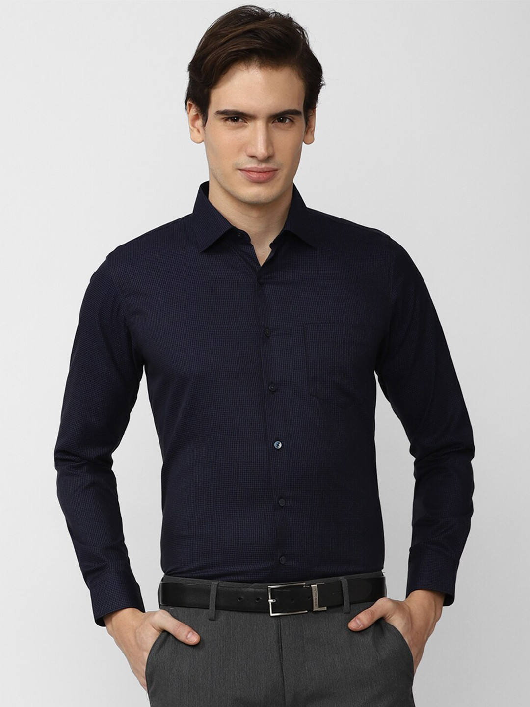 

Van Heusen Checked Micro Checks Spread Collar Opaque Pure Cotton Formal Shirt, Navy blue