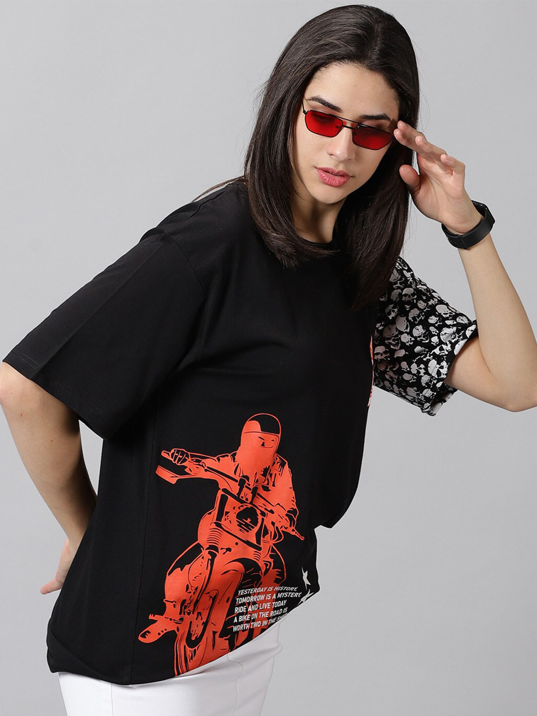 

Rodzen Graphic Printed Drop-Shoulder Pure Cotton Loose Fit T-shirt, Black