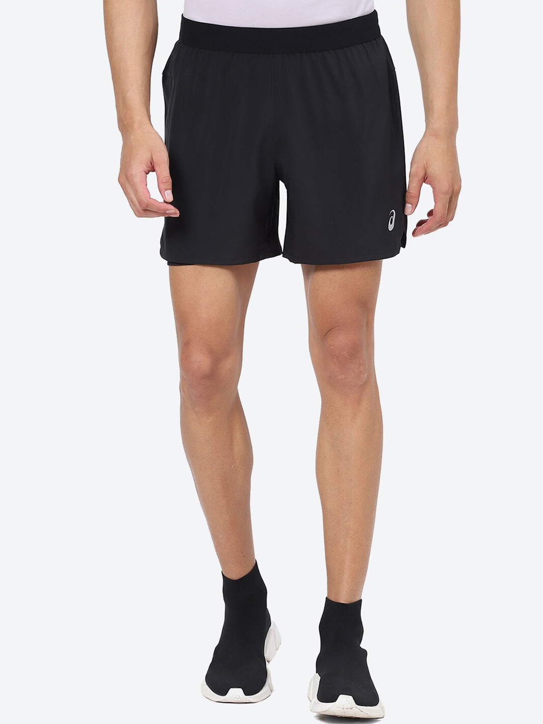 

ASICS Men ROAD 2-N-1 5IN Above Knee Shorts, Black