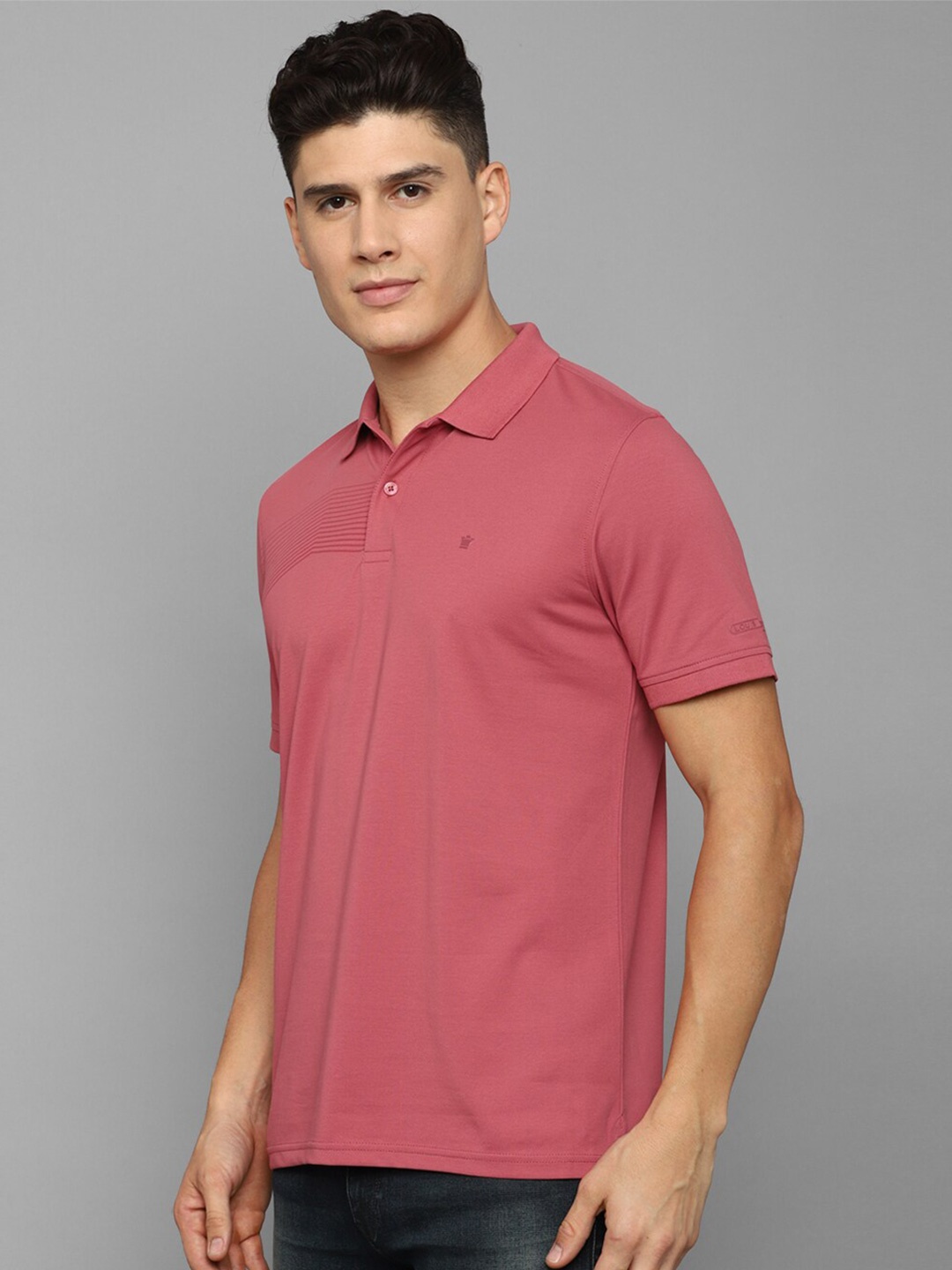 

Louis Philippe Solid Regular Sleeves Polo Collar T-shirt, Pink