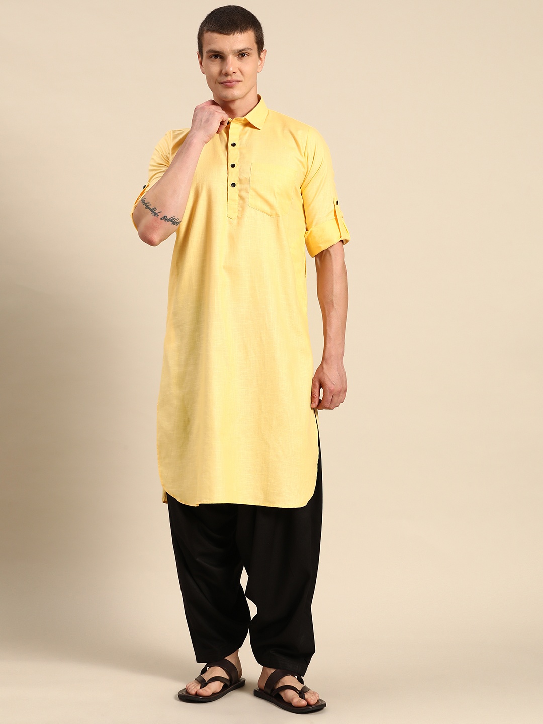 

RAJUBHAI HARGOVINDAS Solid Pathani Cotton Kurta, Yellow