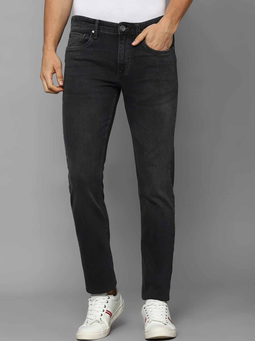 

Louis Philippe Jeans Men Mid-Rise Light Fade Dark Shade Slim Fit Jeans, Black