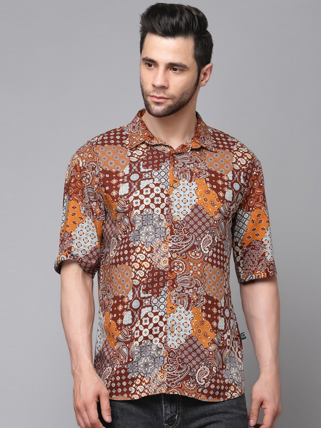 

Rigo Men Brown Paisley Printed Drop Shoulder Casual Shirt