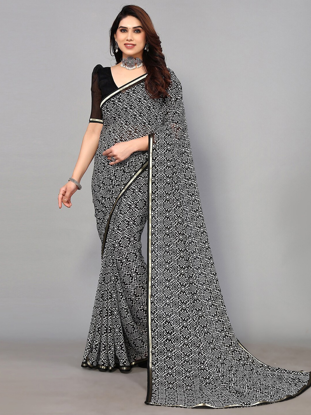 

SIRIL Geometric Printed Zari Pure Chiffon Saree, Black