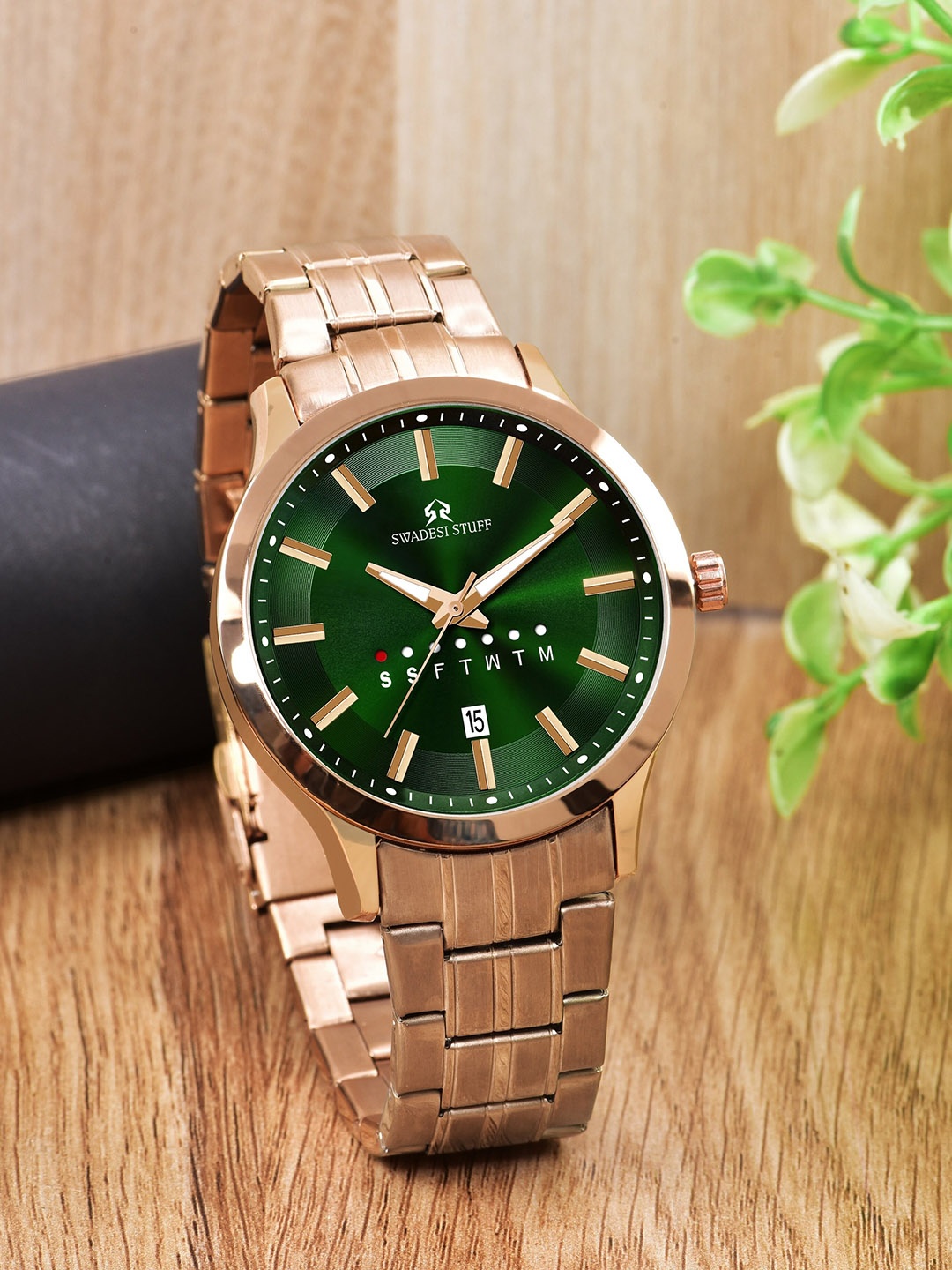 

SWADESI STUFF Men Dial & Stainless Steel Bracelet Style Straps Analogue Watch SF0517, Green