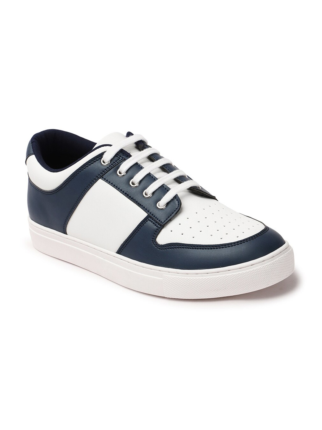 

Carlton London sports Men Colourblocked Comfort Insole Contrast Sole Sneakers, White
