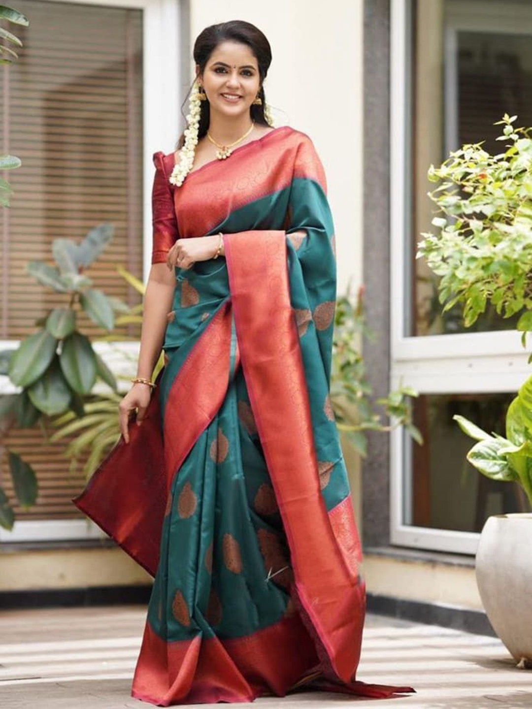 

kasee Teal & Red Woven Design Zari Silk Blend Banarasi Saree