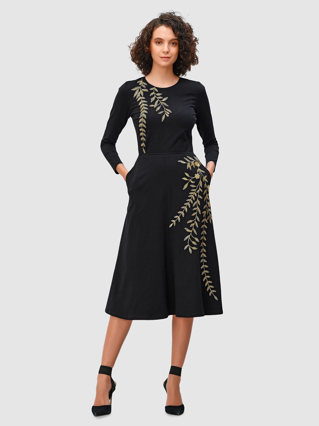 

Zapelle Round Neck Floral Embroidery Cotton A-Line Dress, Black