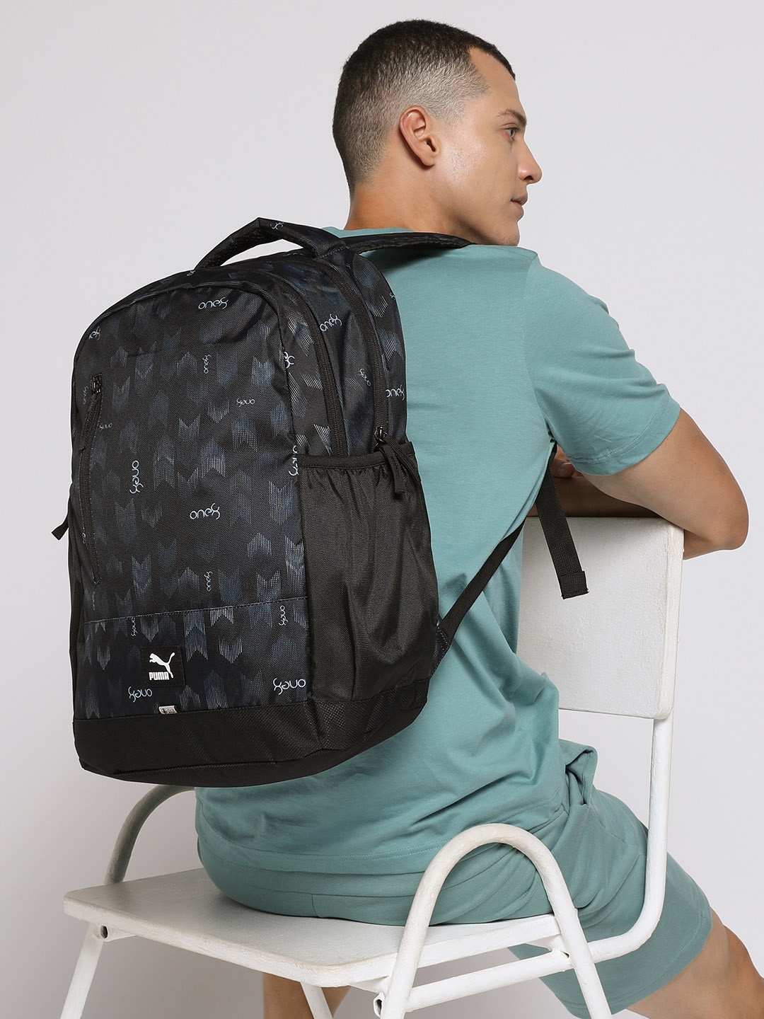 

one8 x PUMA Unisex Geometric Printed Backpack, Black