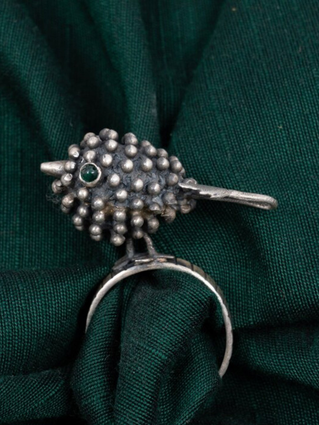 

Shyle 925 Sterling Silver Oxidised Robin Bird Finger Ring