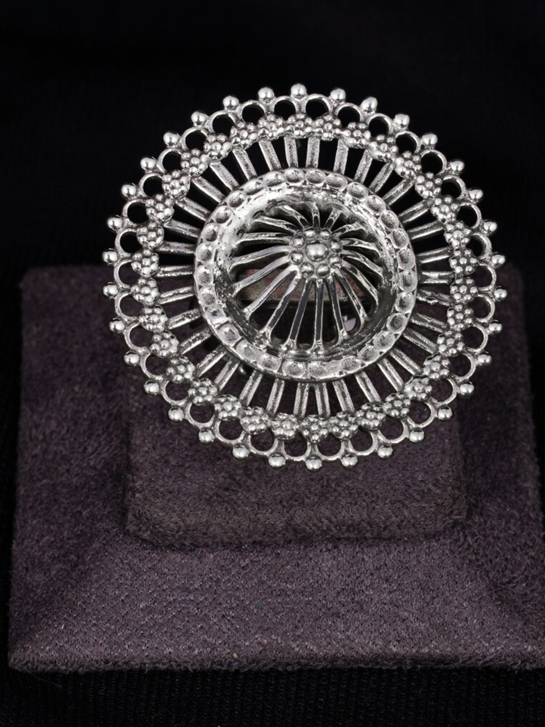 

Shyle 925 Sterling Silver Carved Embossed Oxidized Finger Ring