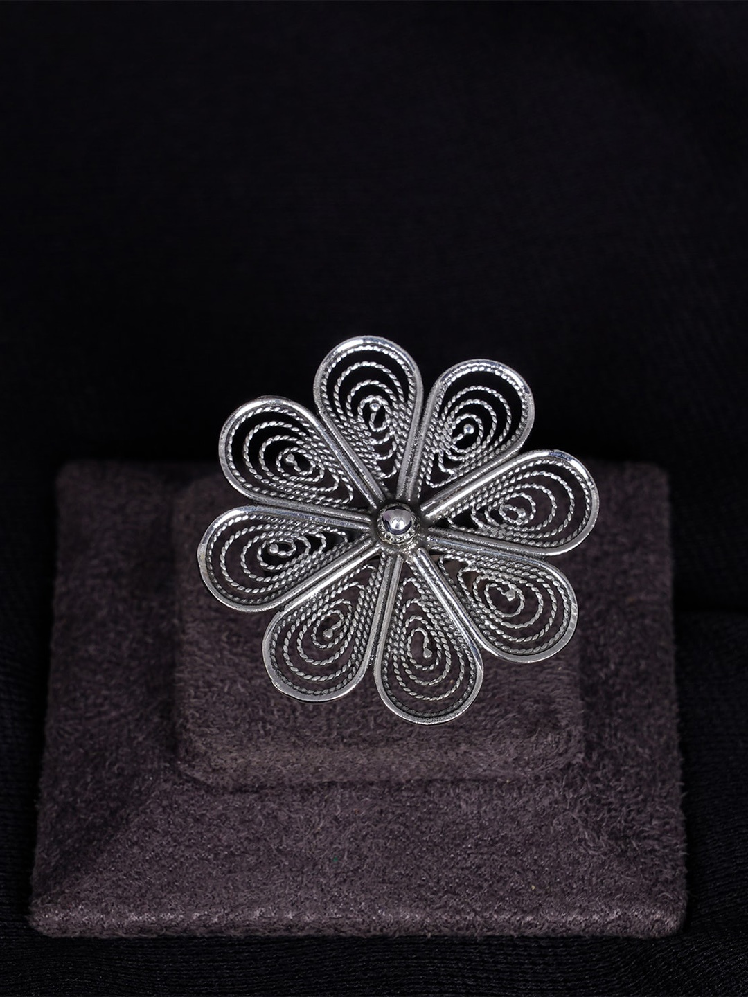 

Shyle 925 Sterling Silver Oxidised Finger Ring