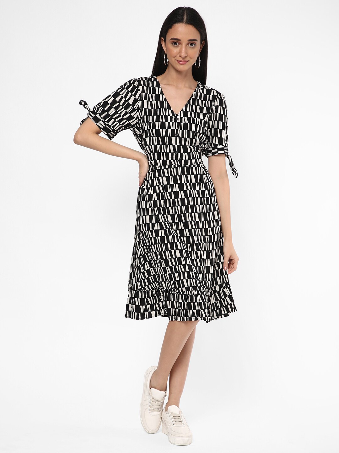 

R&B V-Neck Geometric Printed A-Line Dress, Black