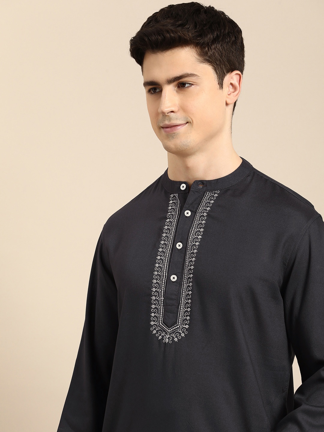 

Anouk Men Ethnic Motifs Embroidered Kurta, Grey