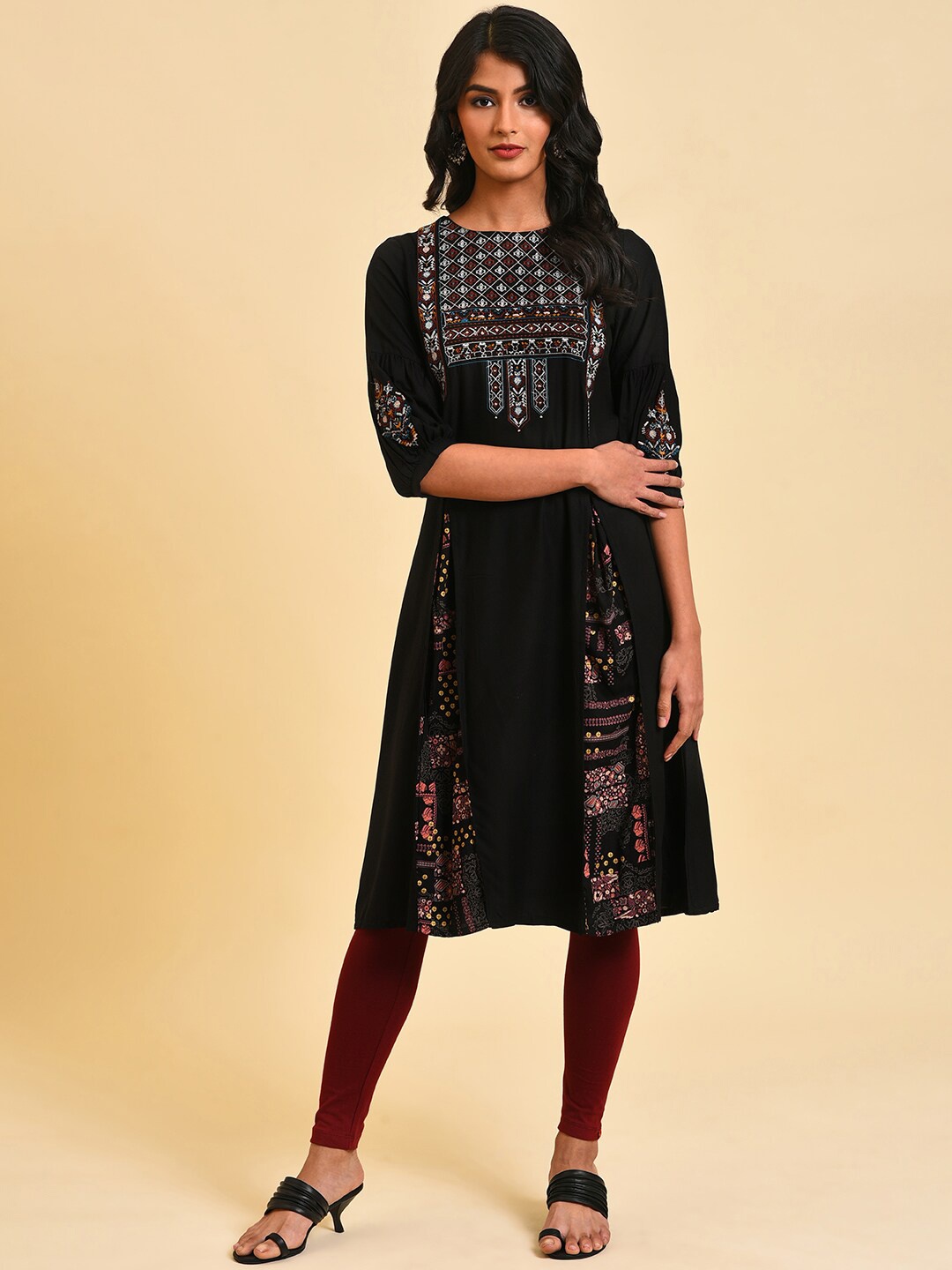

W Ethnic Motifs Embroidered Thread Work Kurta With leggings, Black
