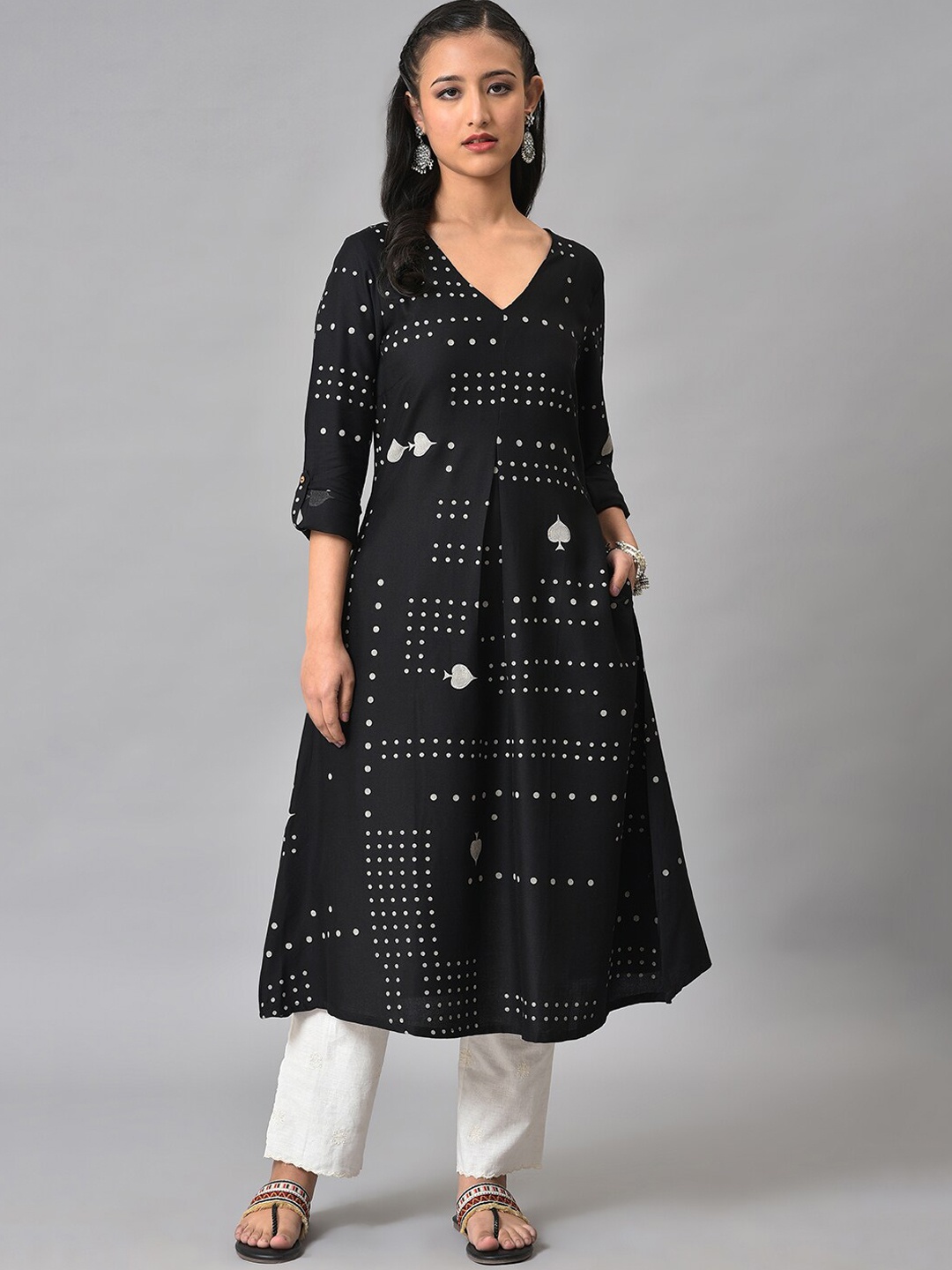 

W Geometric Printed Roll Up Neck Anarkali Kurta, Black